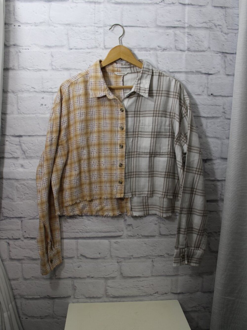 Aeropostale Large Colorblock Plaid Cropped Raw Hem Longsleeve Button Front Shirt